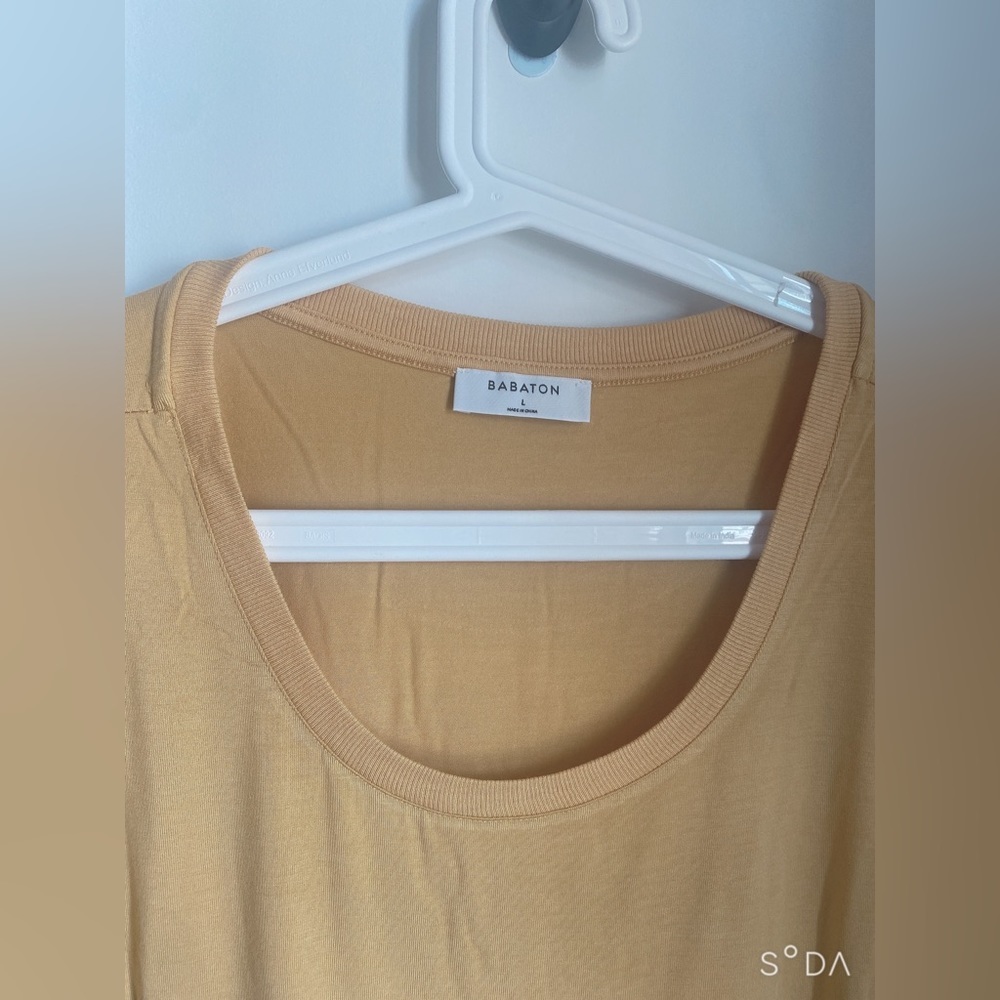 NWT Aritzia Babaton ‘Norris’ Long Sleeve Tee - Picture 3 of 7